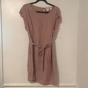 100% linen dress with pockets and tassel sleeve detail